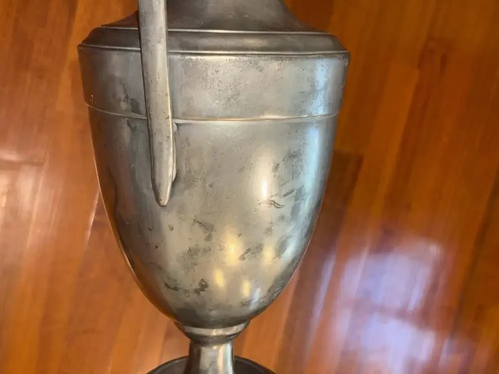Unknown vintage finistain